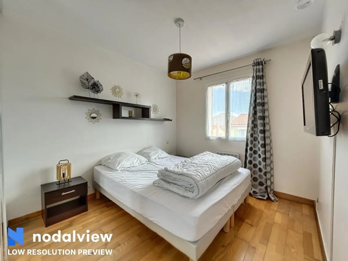Villa Azurella Villeneuve-Loubet 0*,  France