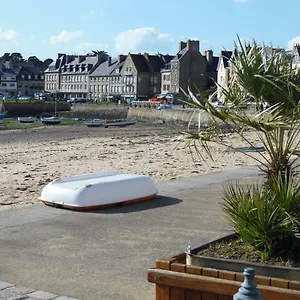 studio-bord-de-mer-saint-malo-35400.inbrittany.com/